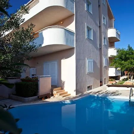 Sonja Hotel 3*